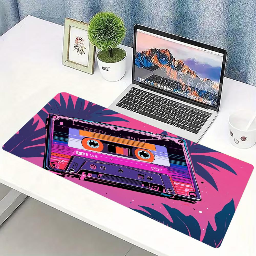 سجادة ماوس كبيرة للألعاب بتصمي - مراجعة Retro Gaming Desk وسعره