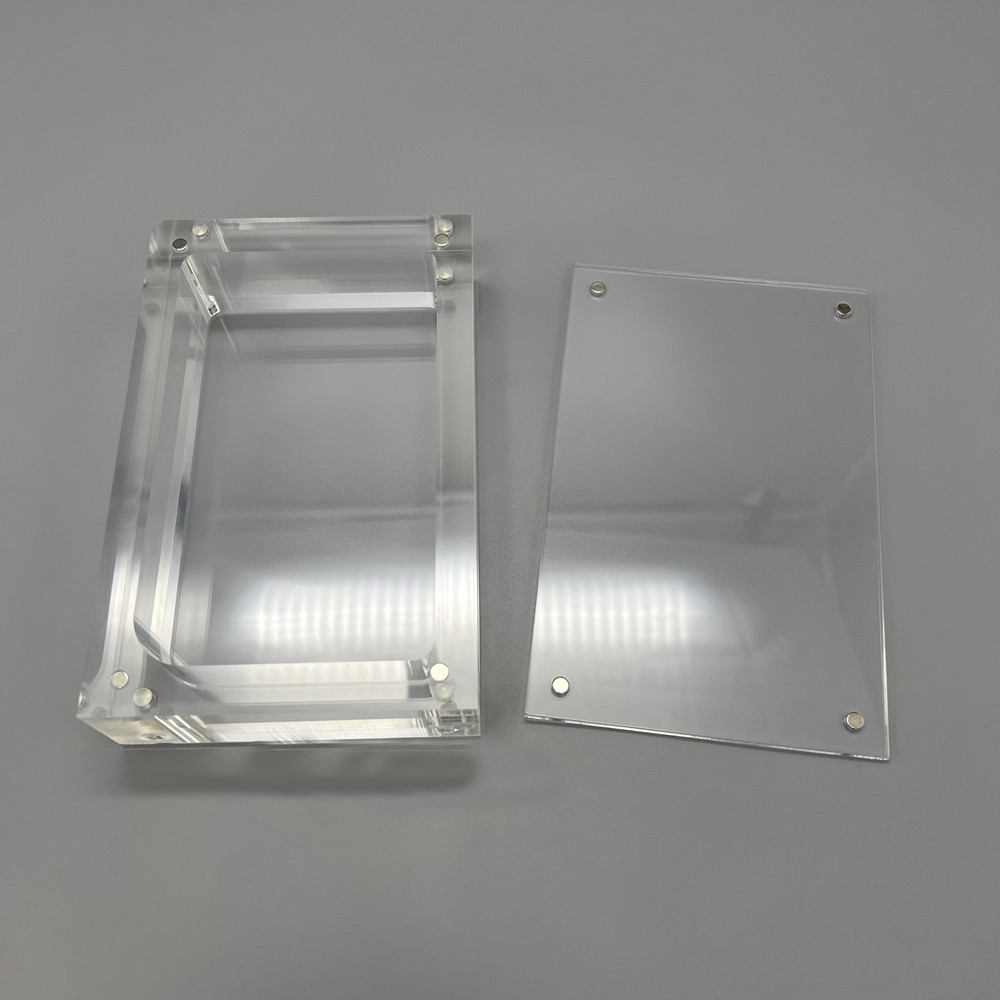 صندوق أكريليك مغناطيسي للتخزين - مراجعة Game Boy Cartridge Holder وسعره